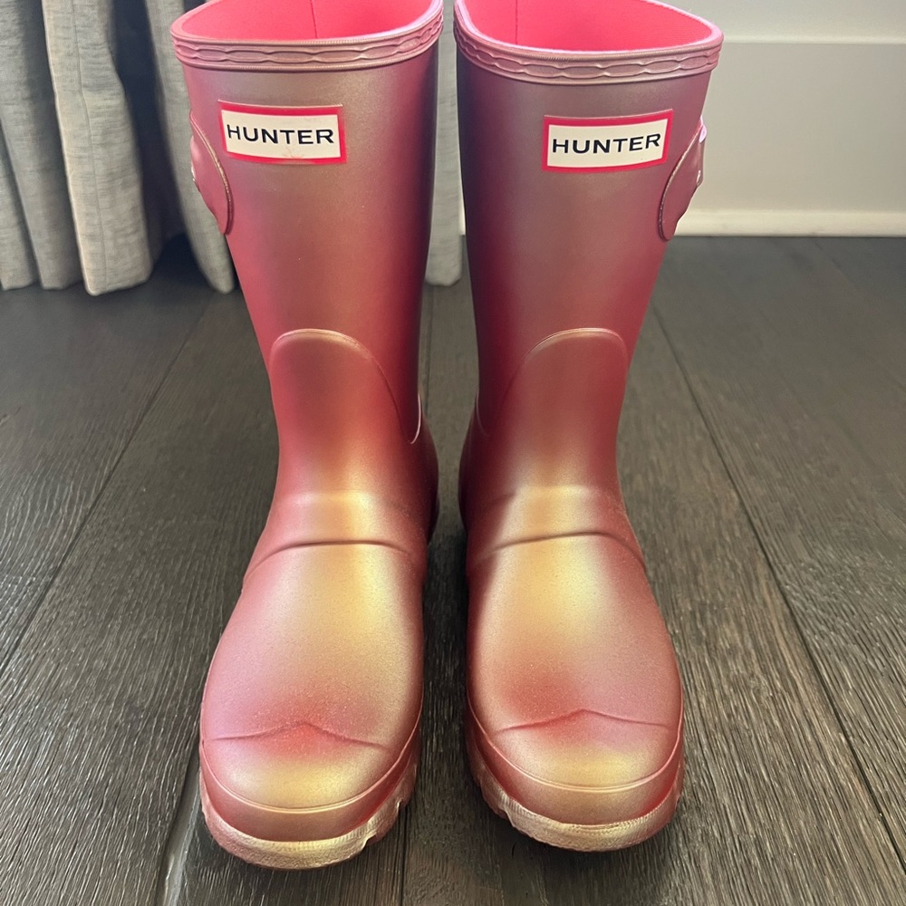 Hunter Short Nebula Boots Rare Color Rhythmic Pink Women Size US 6, UK 4.
